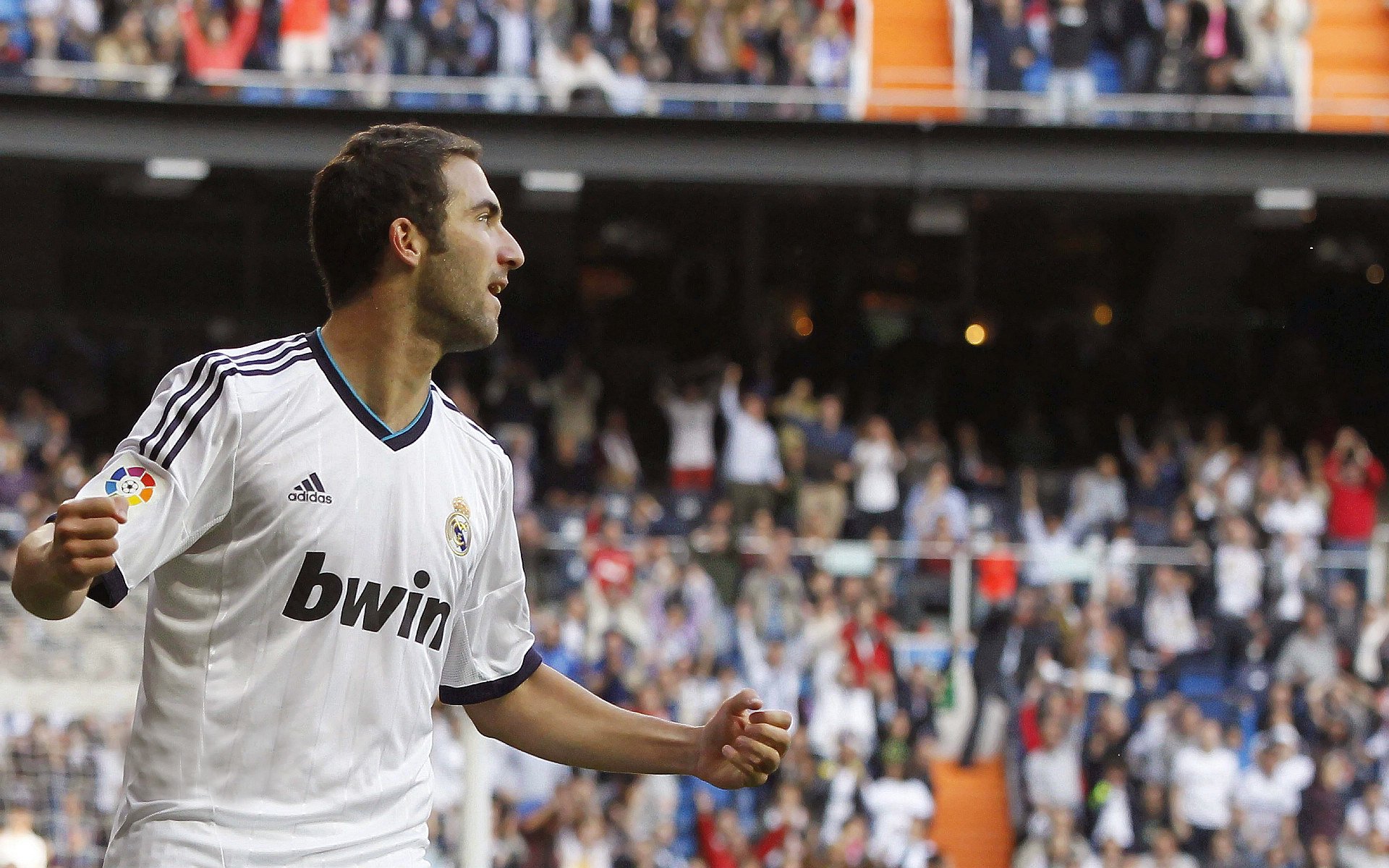 爱游互娱游戏官网-勇士球员录制训练日志引粉丝互动，勇士公开训练赛视频