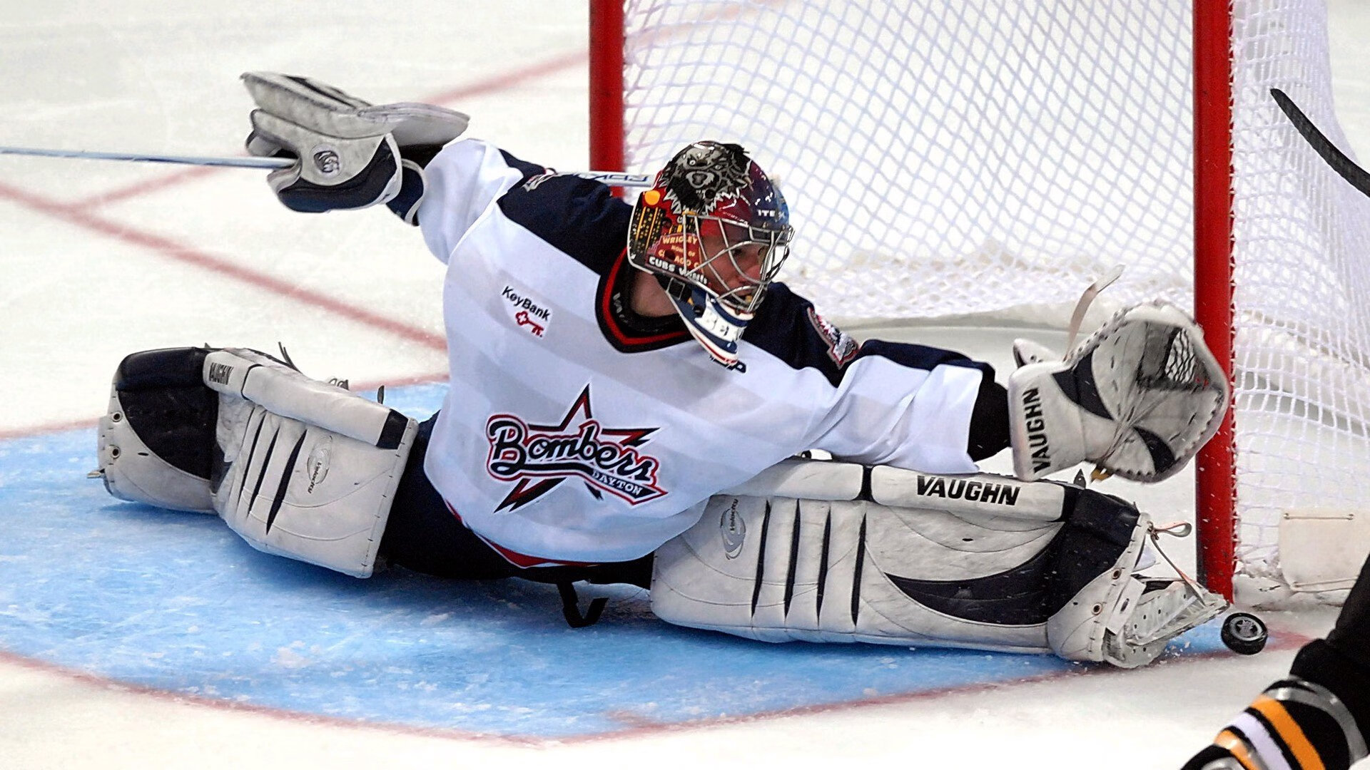 爱游戏体育在线app-黄蜂战术核心替换尝试打出新风格，黄蜂最佳新秀